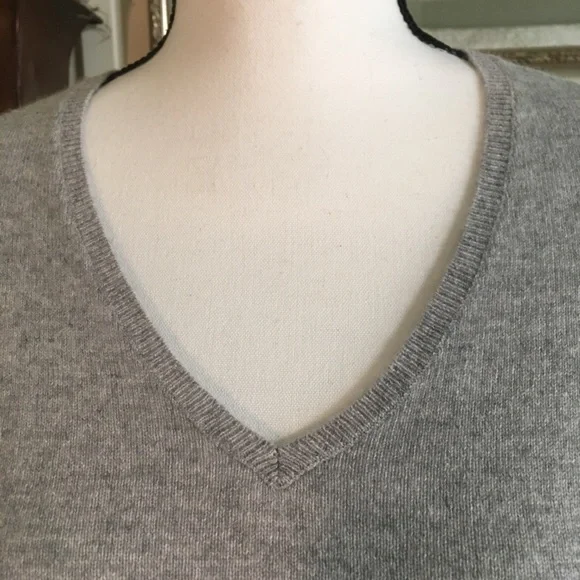 2/$25 Cashmere V-Neck sweater. Size M - Picture 2 of 13